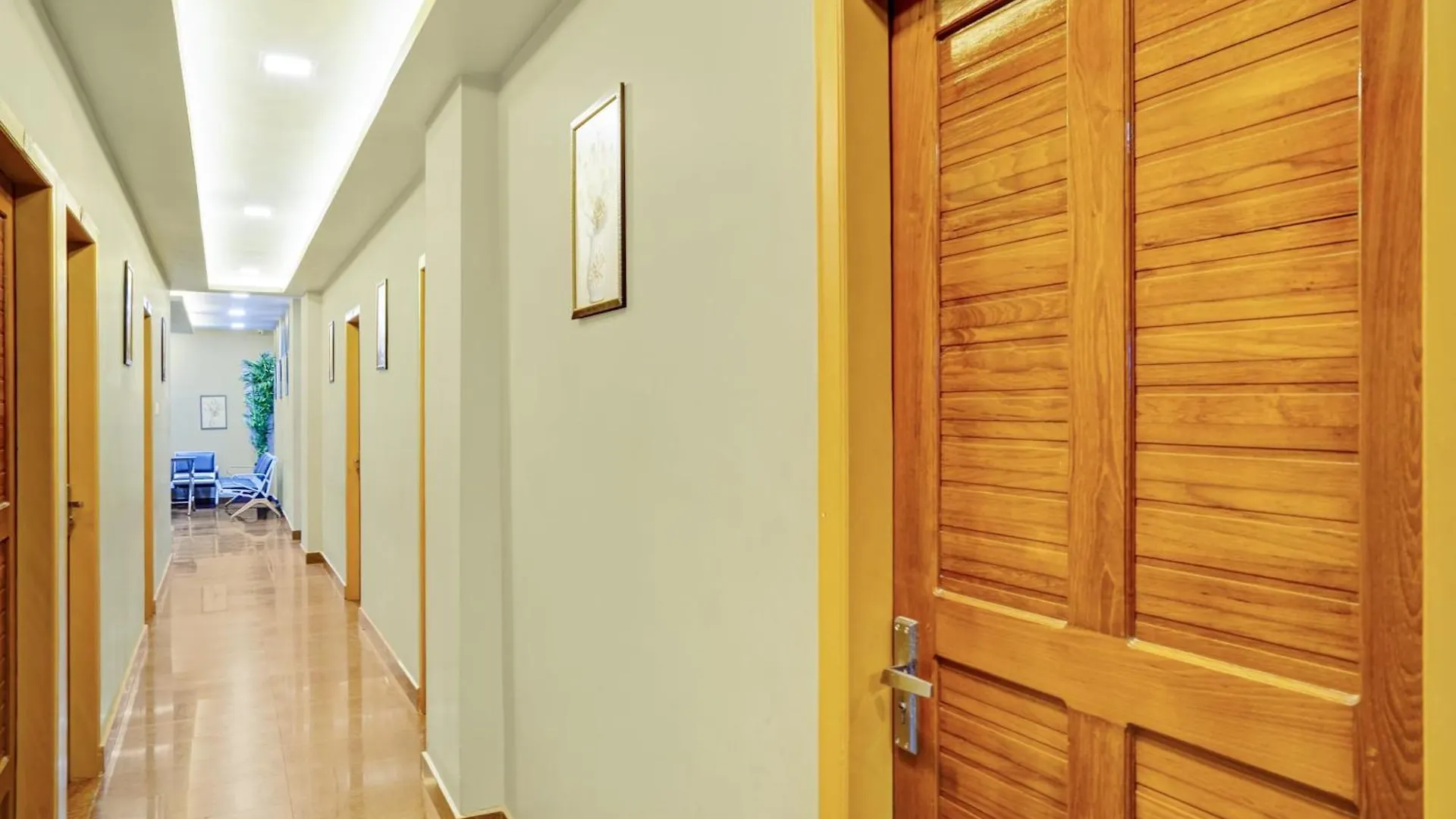Hotel O Century Regency Kochi Indien