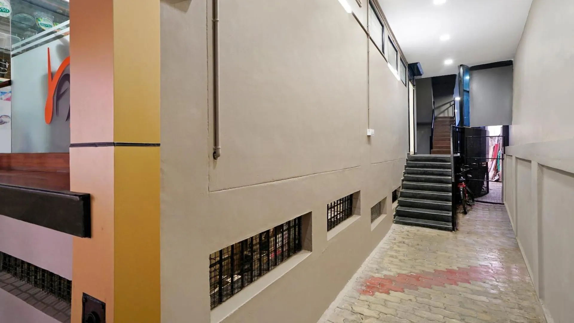Hotel O Century Regency Kochi 4*,
