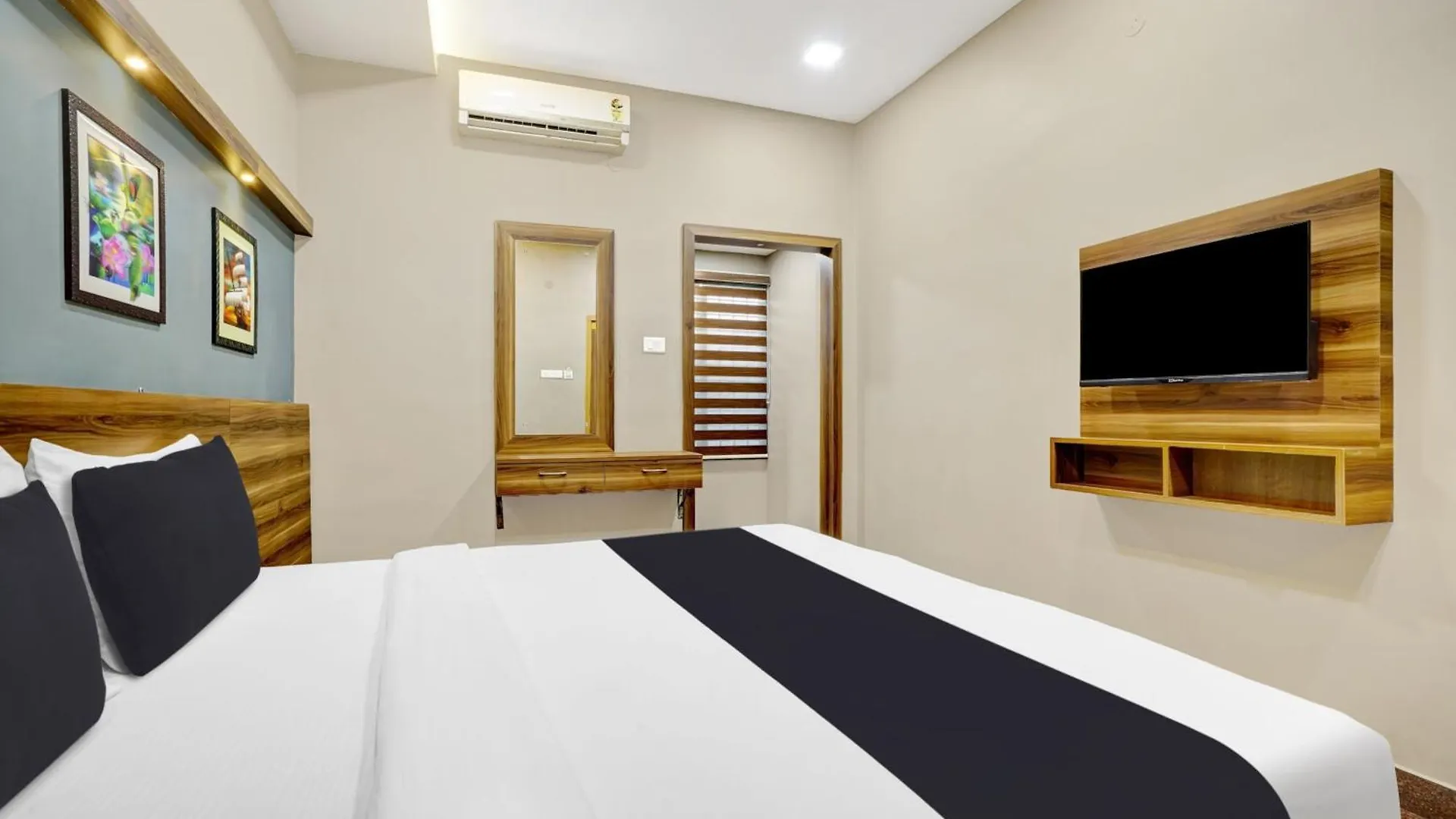 Hotel O Century Regency Kochi