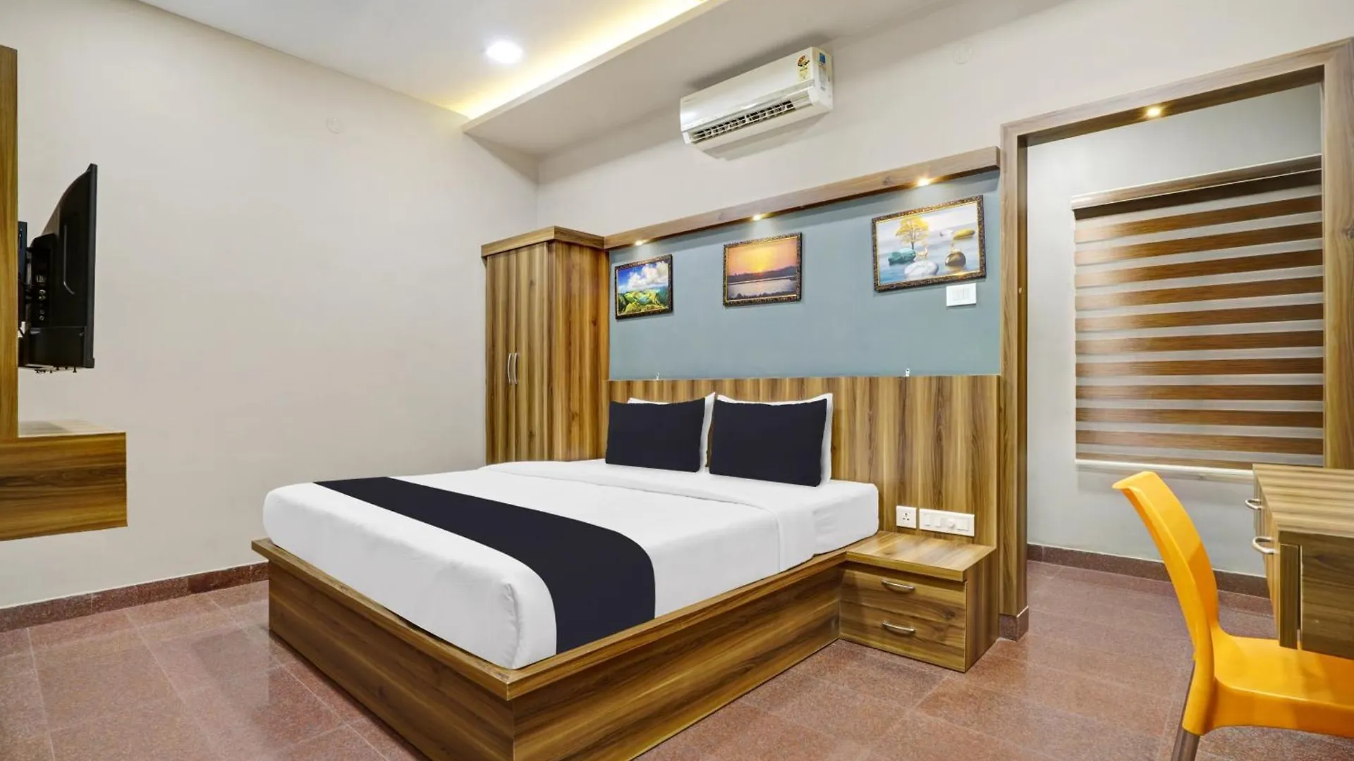 Hotel O Century Regency Kochi