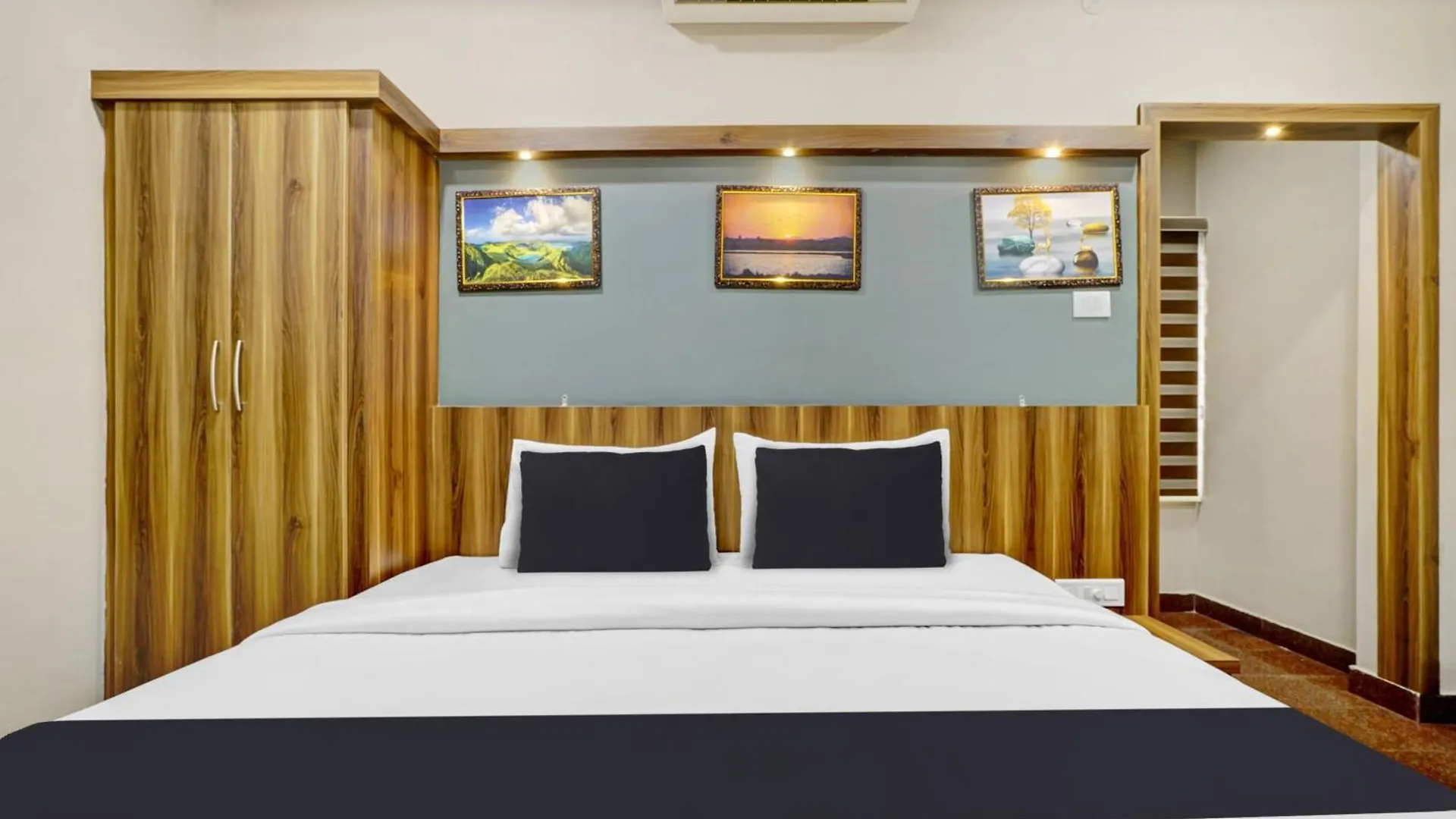 Hotel O Century Regency Kochi